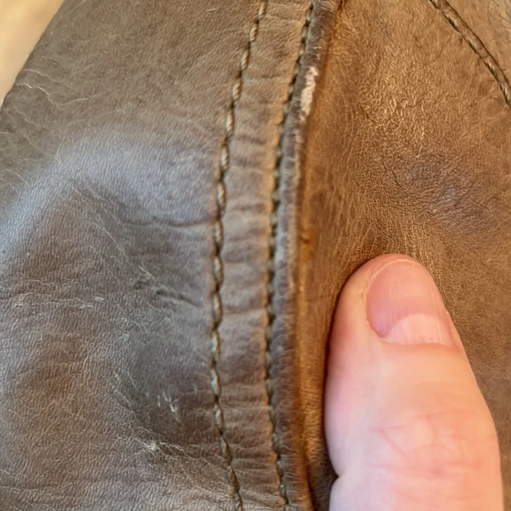 Frye Melissa Large Top Zip Hobo Bag purse distressed leather in Dark Taupe VGUC